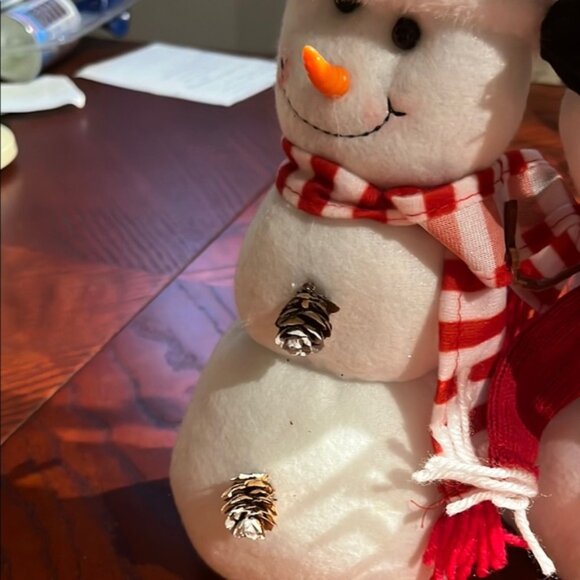 Festive Snowman Duo with Red and Black Accents - Picture 4 of 5